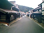 �����i����j